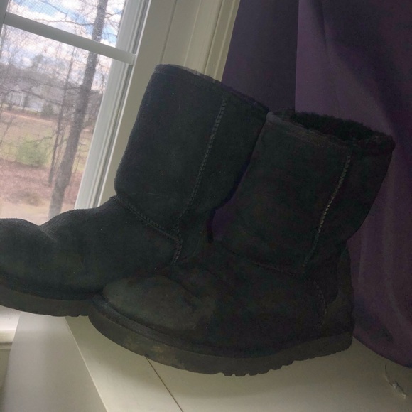 BLACK UGG BOOTS CLASSIC SHORT - Picture 2 of 2